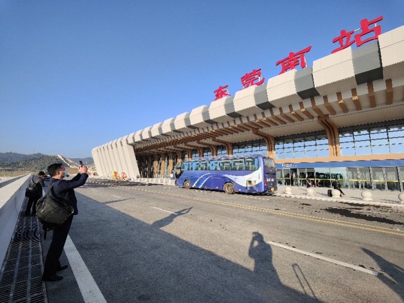 顺风车深圳站包车接送
